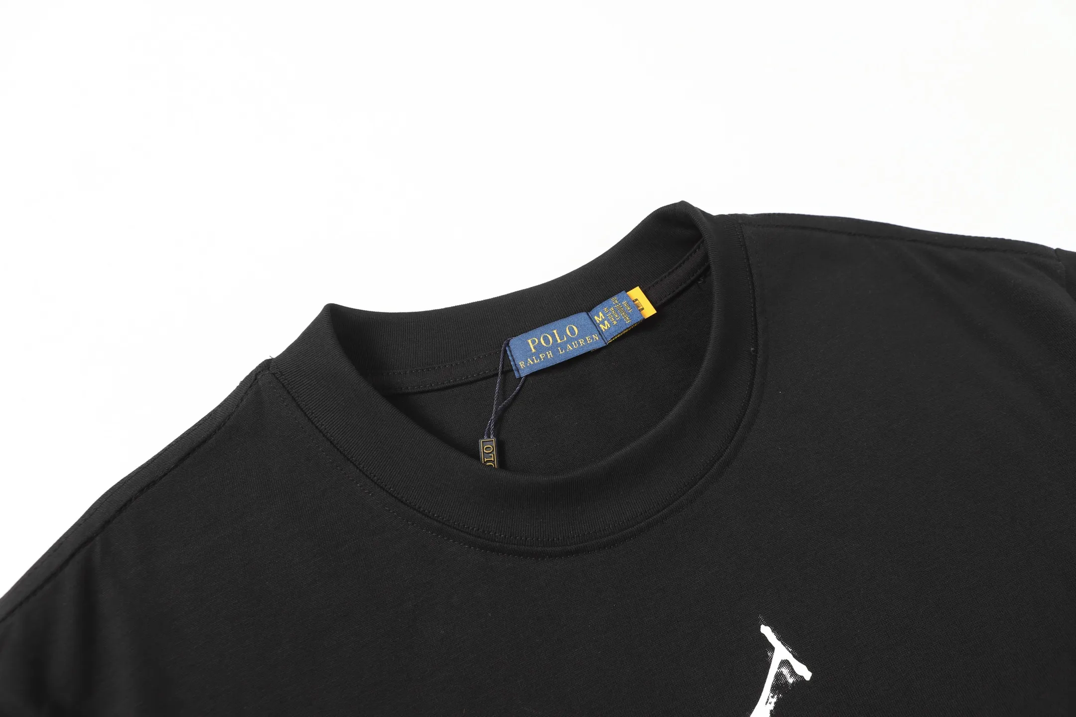 P130 Style number: A007 [Ralph Lauren classic classic printed round neck basic short sleeves] ✅270g double yarn fabric, custom woven and dyed threads ✅Original stickers Scan the QR code to enter the official website ✅Large version, loose and stylish, can wear up to 210 pounds Color: black, white, navy blue, dark gray, light gray Size: S-XL